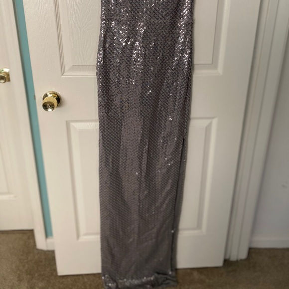 Floor length sequence event dress! - Picture 2 of 4